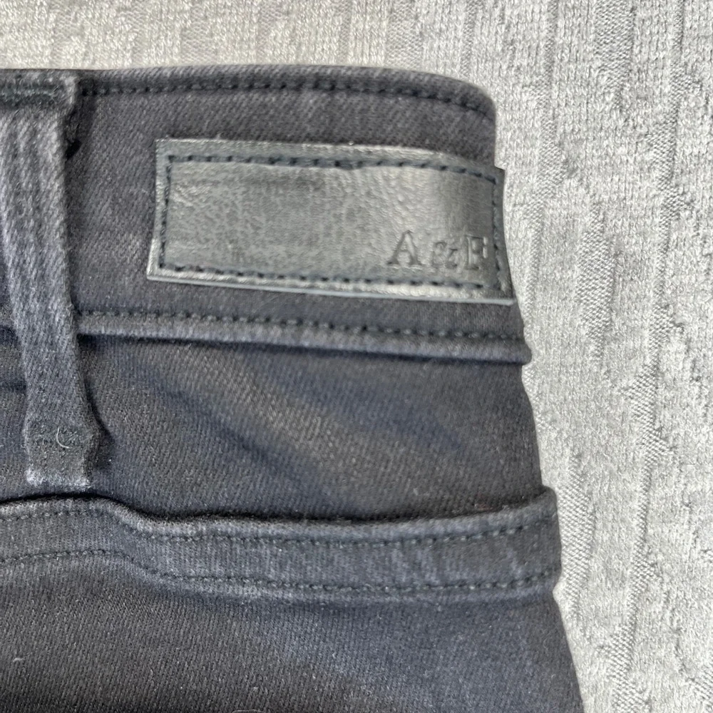 Abercrombie/Fitch High Rise Ankle Flare Women‎ 6/28X25 new without tags Raw Hem